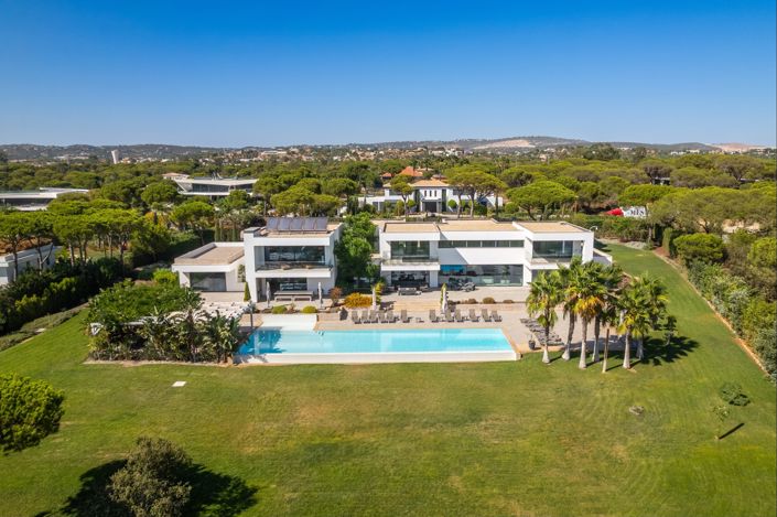 Image No.2-8 Bed Villa for sale