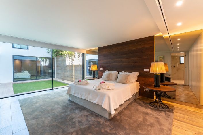 Image No.26-8 Bed Villa for sale