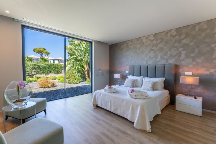 Image No.27-8 Bed Villa for sale