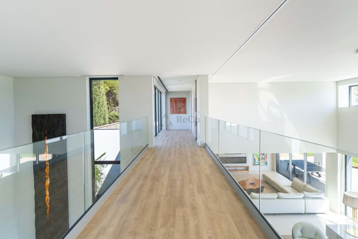 Image No.28-8 Bed Villa for sale