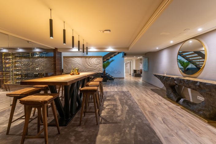 Image No.31-8 Bed Villa for sale