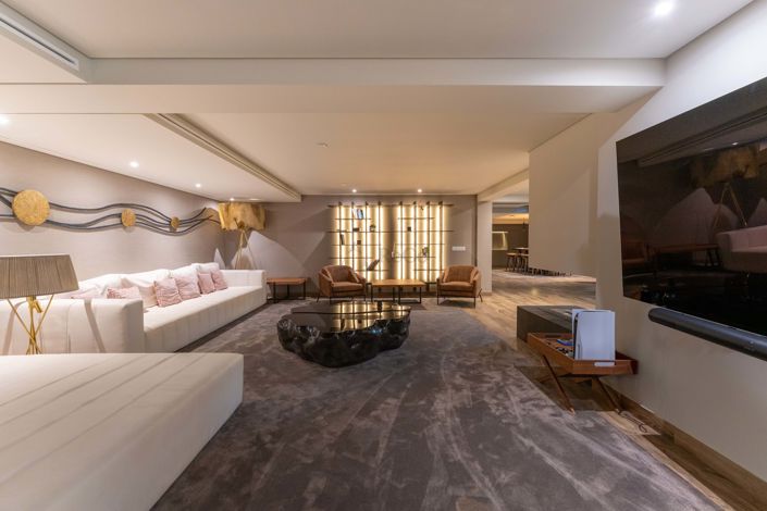 Image No.33-8 Bed Villa for sale