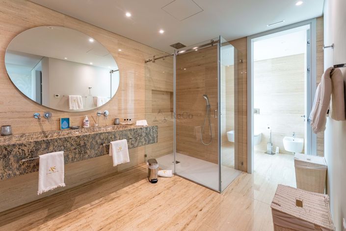 Image No.36-8 Bed Villa for sale