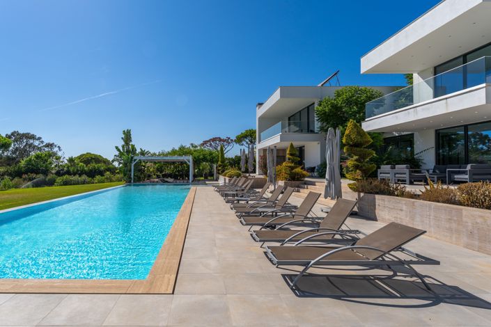 Image No.38-8 Bed Villa for sale