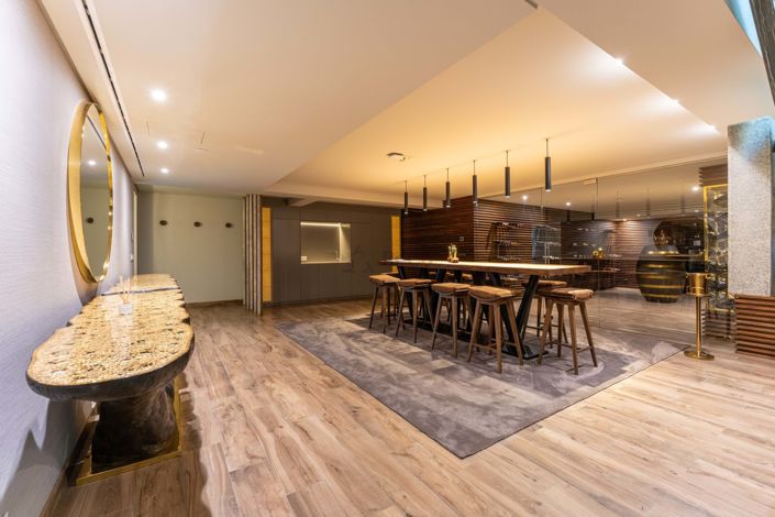 Image No.44-8 Bed Villa for sale