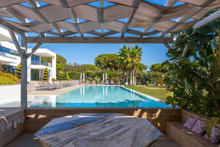 Image No.5-8 Bed Villa for sale