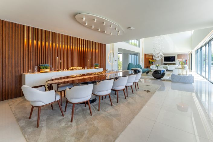 Image No.9-8 Bed Villa for sale