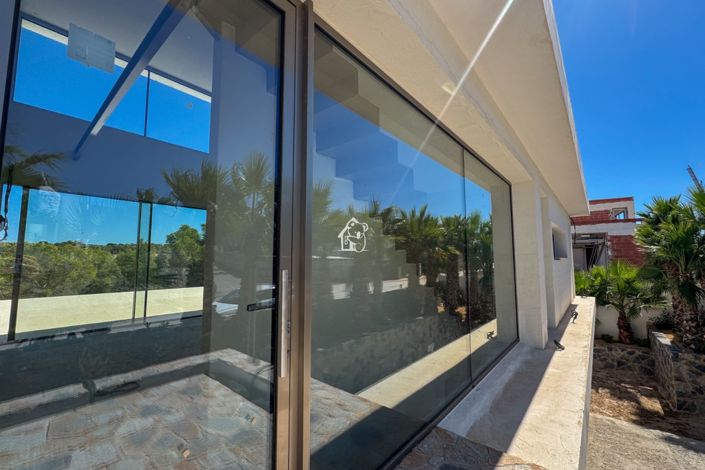 Image No.20-5 Bed Villa for sale