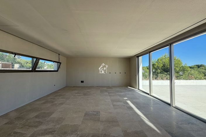 Image No.28-5 Bed Villa for sale