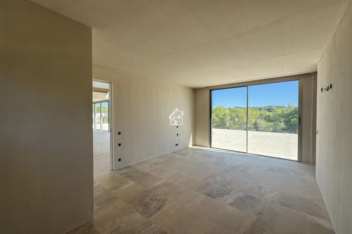 Image No.32-5 Bed Villa for sale