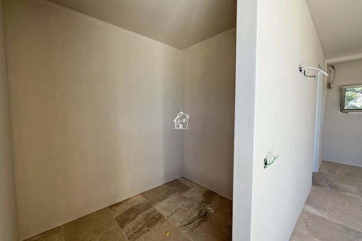 Image No.36-5 Bed Villa for sale