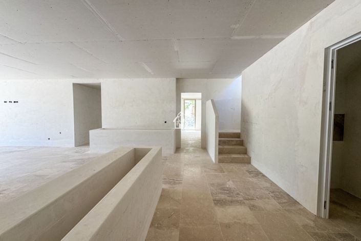 Image No.45-5 Bed Villa for sale