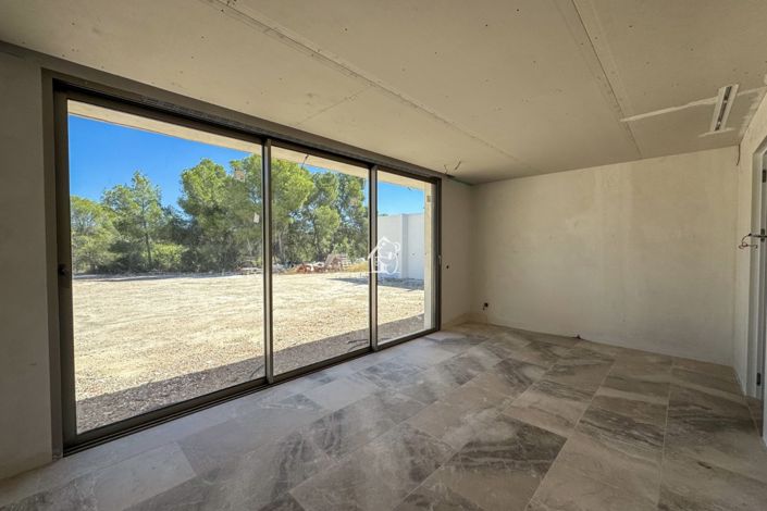 Image No.59-5 Bed Villa for sale