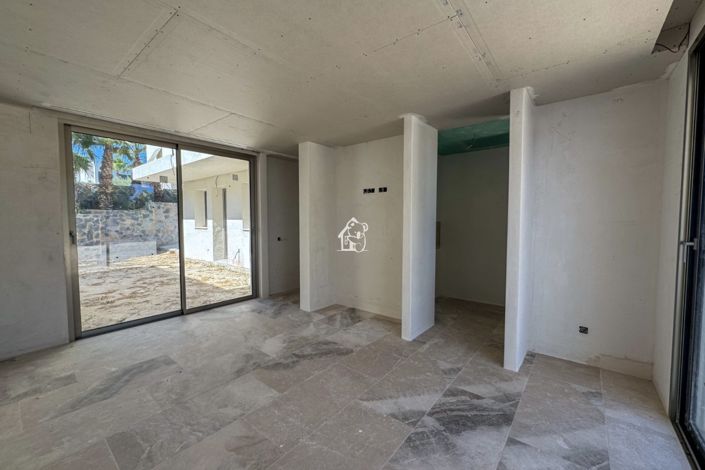 Image No.61-5 Bed Villa for sale