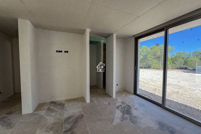 Image No.62-5 Bed Villa for sale