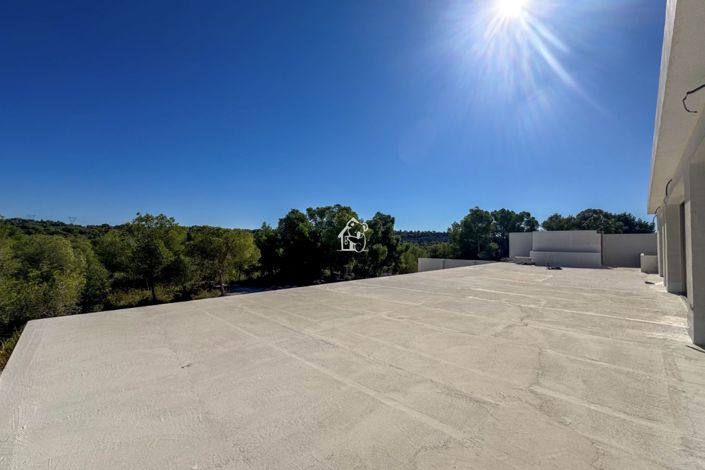 Image No.68-5 Bed Villa for sale