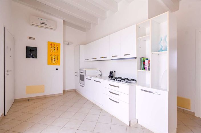 Image No.4-2 Bed Property for sale