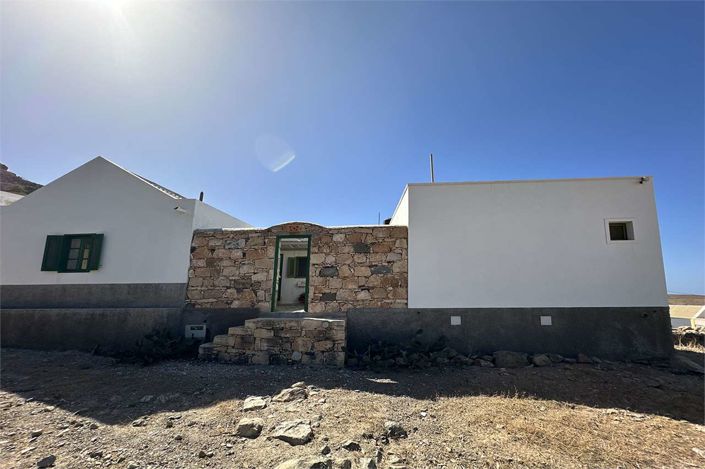 Image No.20-3 Bed Property for sale