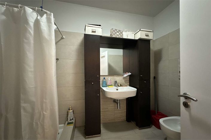 Image No.8-2 Bed Property for sale