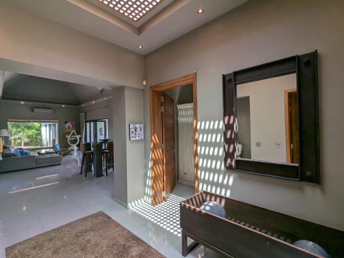 Image No.17-5 Bed Villa for sale