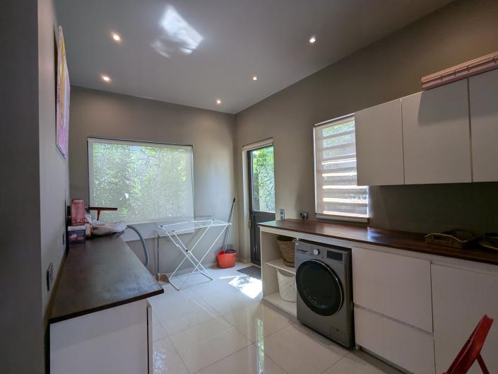 Image No.30-5 Bed Villa for sale