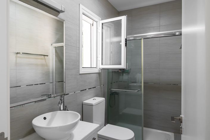 Image No.11-3 Bed House for sale