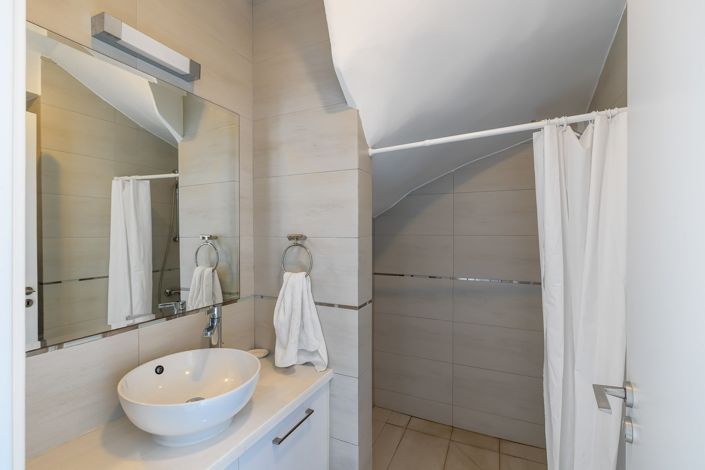 Image No.16-3 Bed House for sale