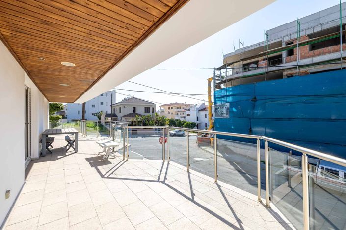 Image No.24-6 Bed House for sale