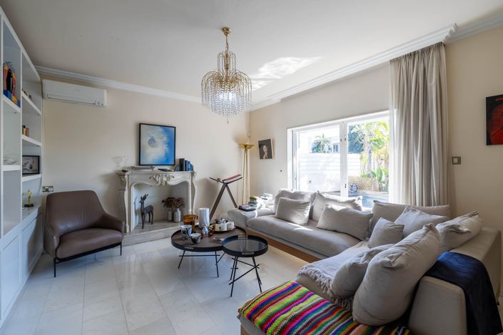 Image No.3-6 Bed House for sale