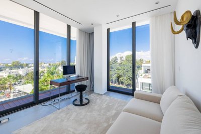 27c9c967-4261-4998-b314-2851fd057340