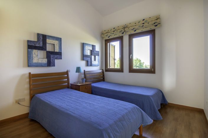 Image No.10-3 Bed House for sale