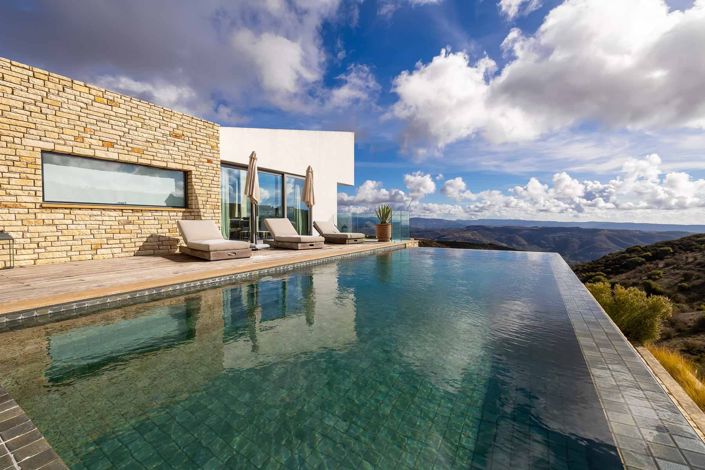 Image No.15-4 Bed House for sale