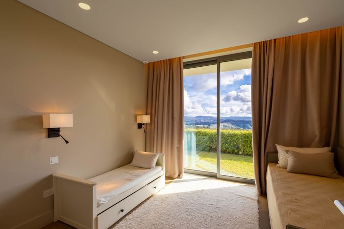 Image No.23-4 Bed House for sale