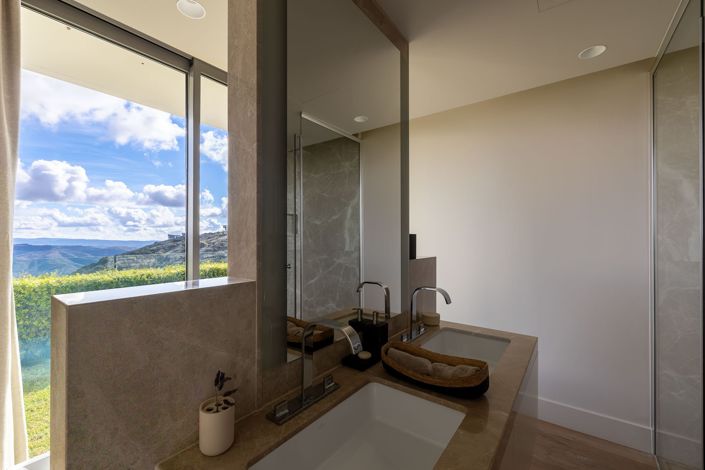 Image No.24-4 Bed House for sale