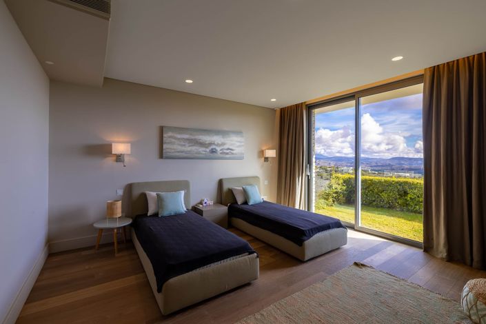 Image No.25-4 Bed House for sale