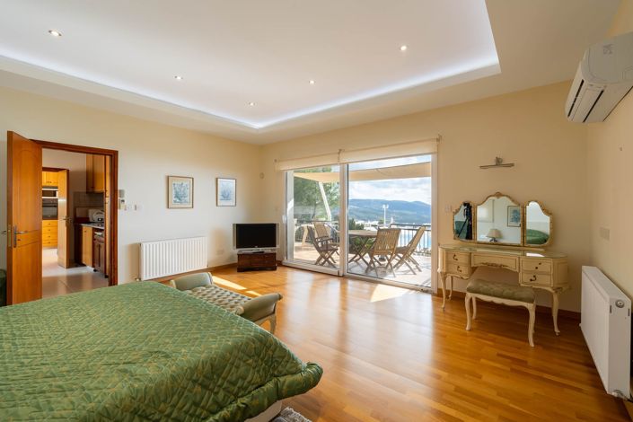 Image No.16-4 Bed House for sale