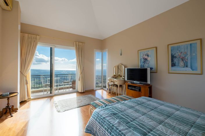 Image No.17-4 Bed House for sale