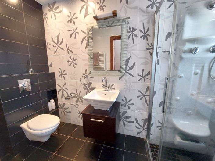 Image No.11-4 Bed House for sale