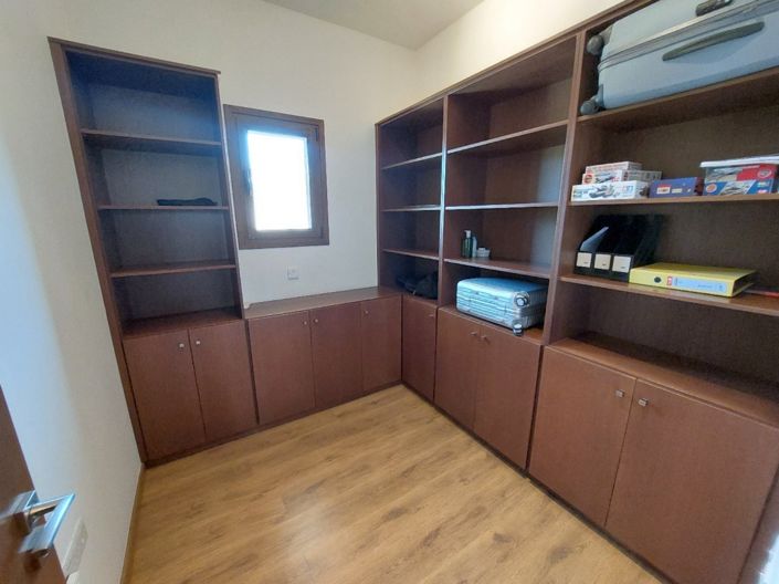 Image No.13-4 Bed House for sale