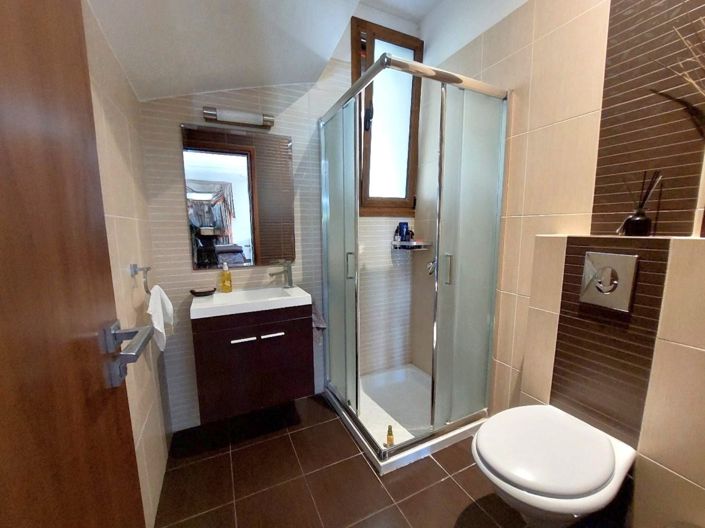 Image No.16-4 Bed House for sale