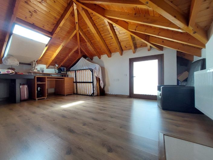 Image No.17-4 Bed House for sale