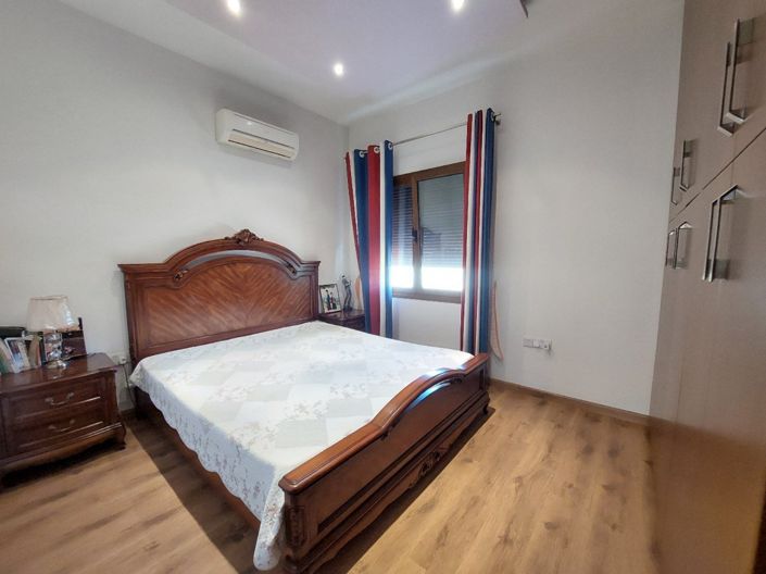 Image No.7-4 Bed House for sale