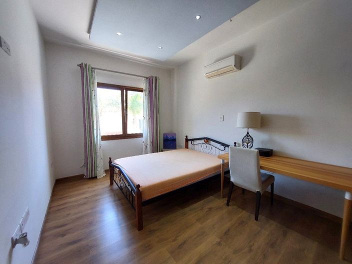 Image No.8-4 Bed House for sale