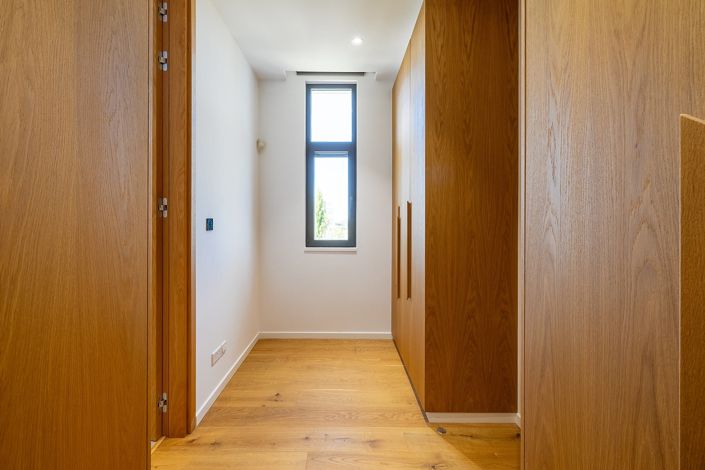 Image No.11-4 Bed House for sale