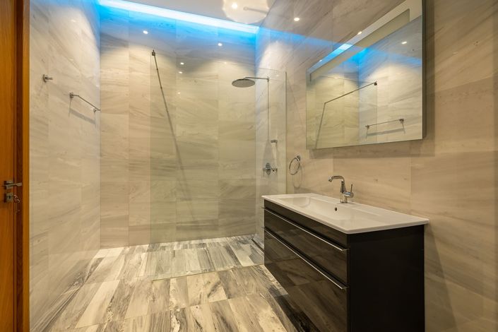 Image No.12-4 Bed House for sale