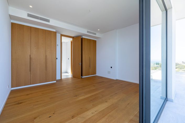 Image No.19-4 Bed House for sale