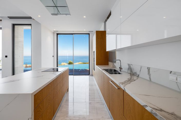 Image No.8-4 Bed House for sale