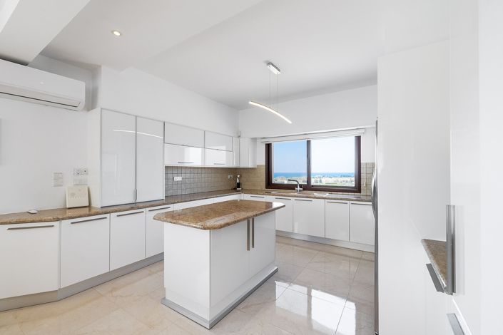 Image No.9-4 Bed Villa for sale