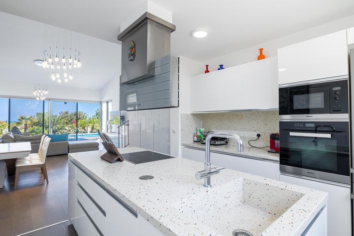 Image No.10-3 Bed House for sale