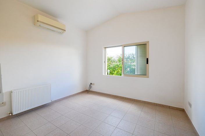 Image No.13-4 Bed House for sale